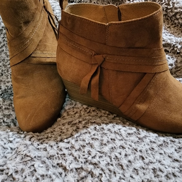 DV8 Suede ankle boots - Picture 2 of 4